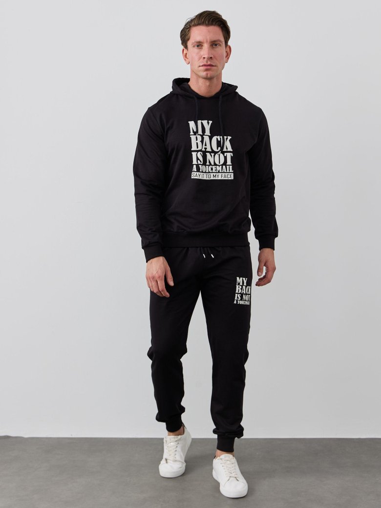 Мужские спортивные костюмы