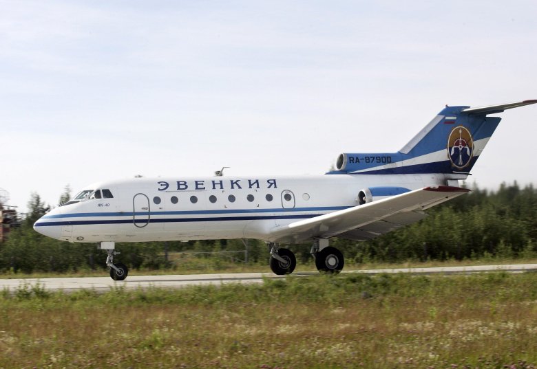 Самолет як 40