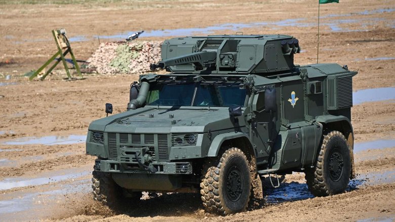 Бронеавтомобиль тайфун вдв