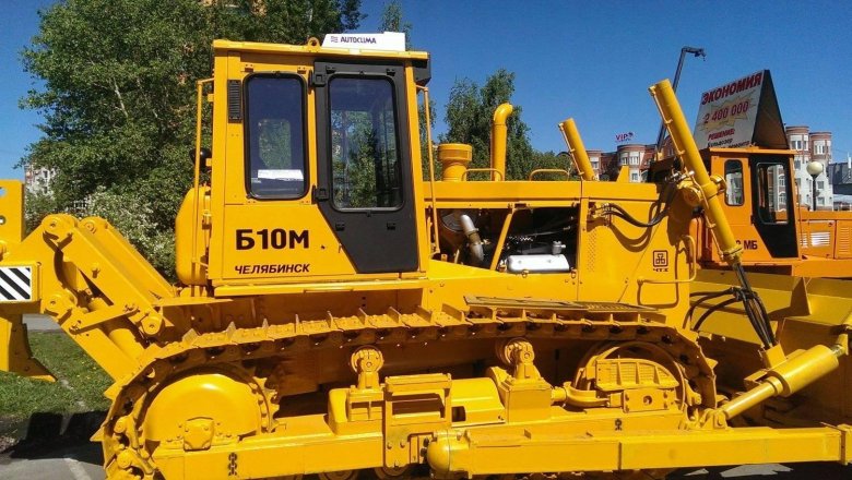 Бульдозер чтз-уралтрак б10м