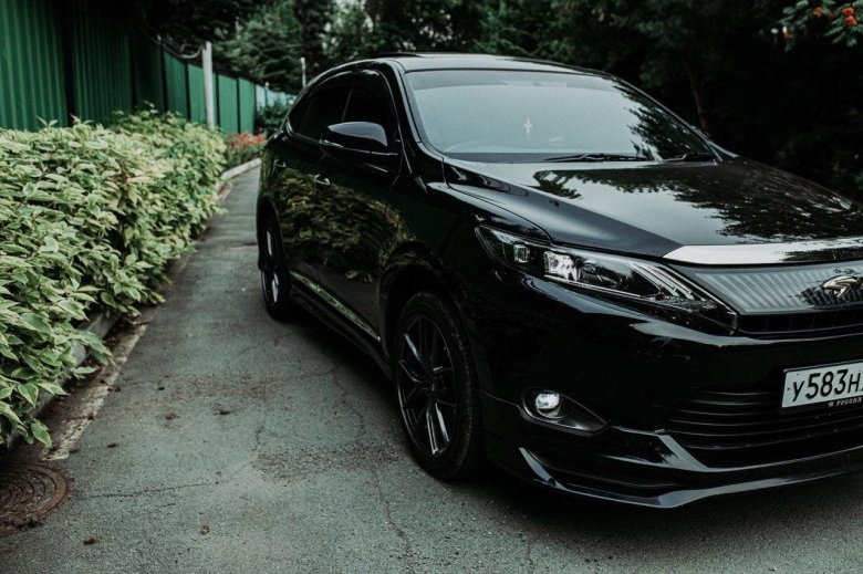 Toyota harrier 2017 black