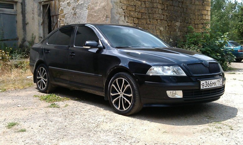 Skoda octavia a5 черная r17