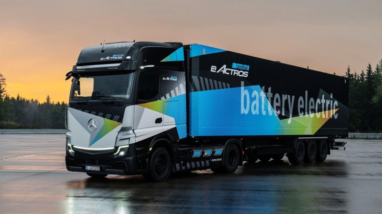 Новый мерседес актрос