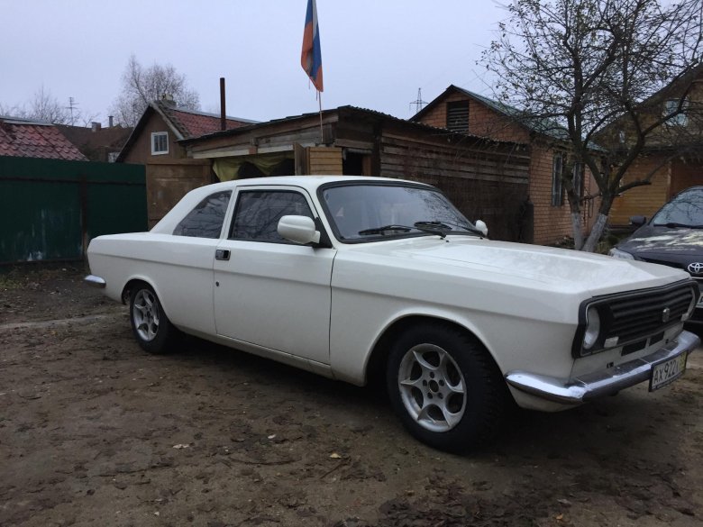 Волга газ 2410 белая