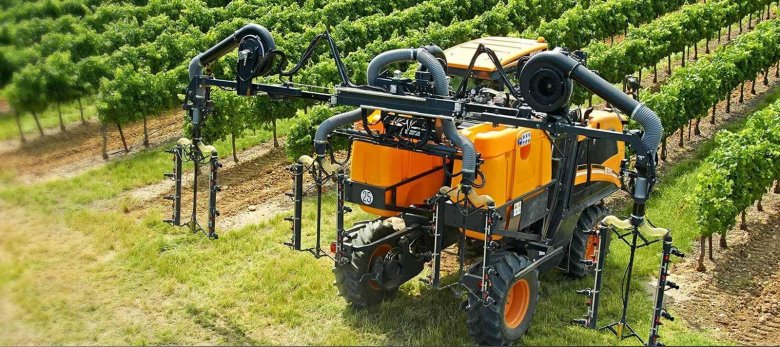 Вентиляторный опрыскиватель виноградный