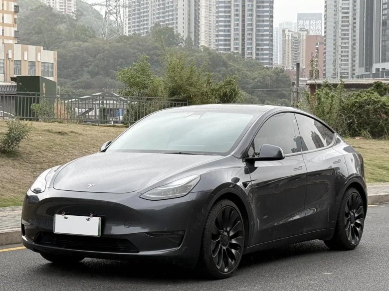 Tesla model y performance
