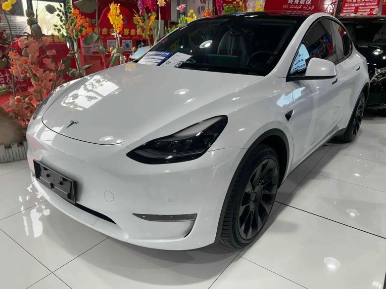 Тесла модел y