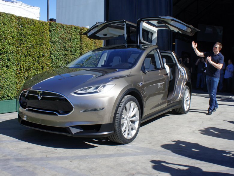 Tesla кроссовер model x