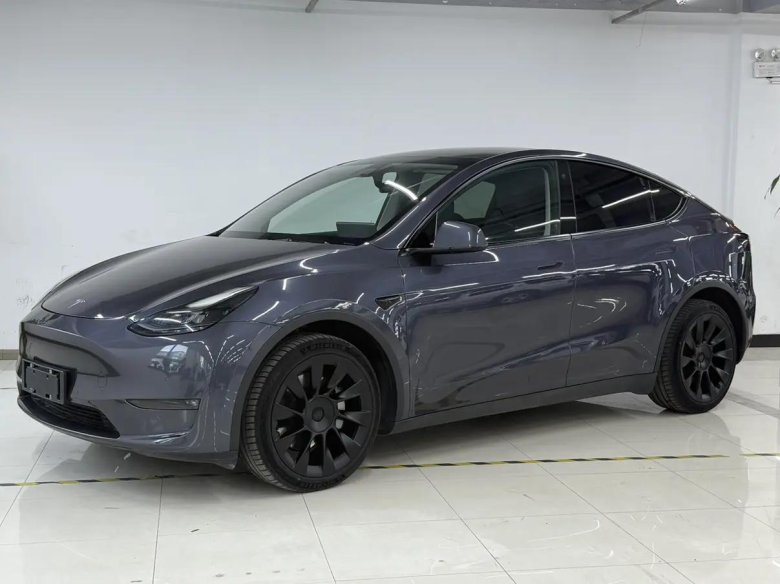 Автомобиль tesla