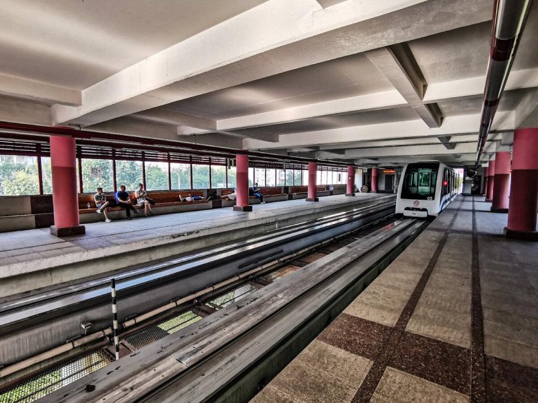 Станция академика королева монорельс