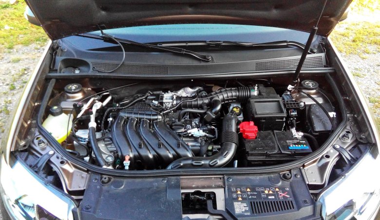 Рено логан степвей под капотом