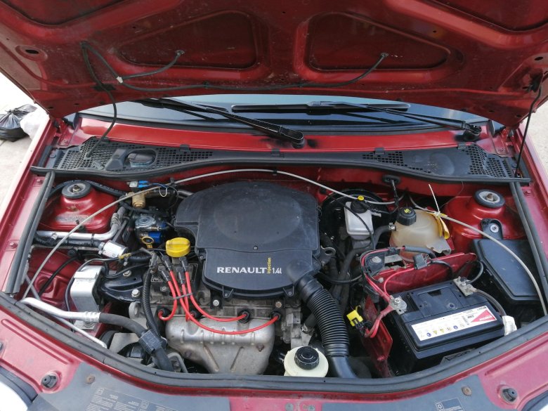 Логан 1.4 под капотом