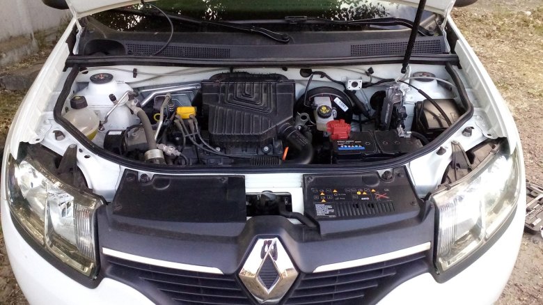 Логан 1.4 под капотом