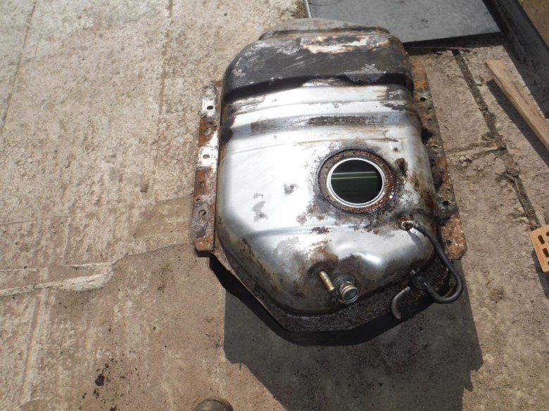 Бак топливный