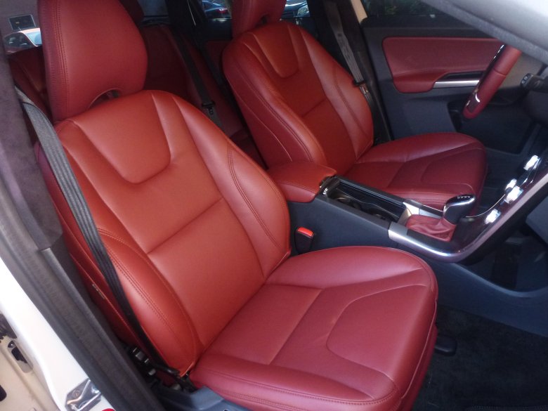 Volvo s60 красный салон