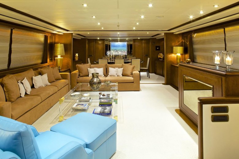 Шикарная яхта