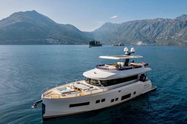 Яхта absolute navetta 58