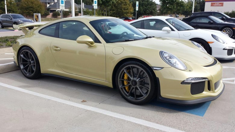 Lime gold metallic porsche