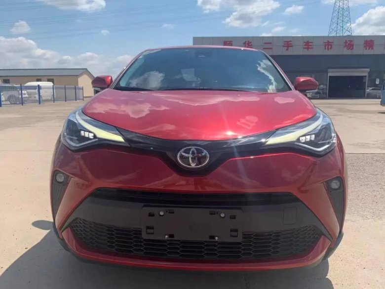 Красная тойота