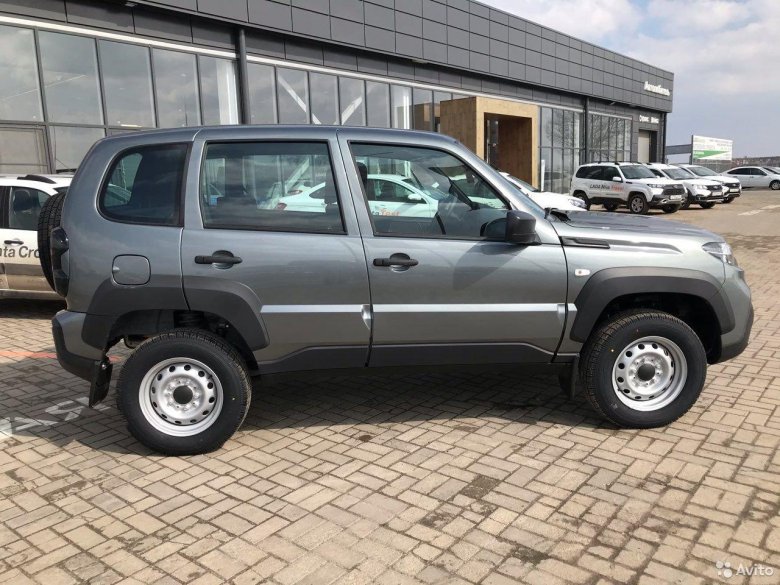 Нива тревел люкс цвет борнео