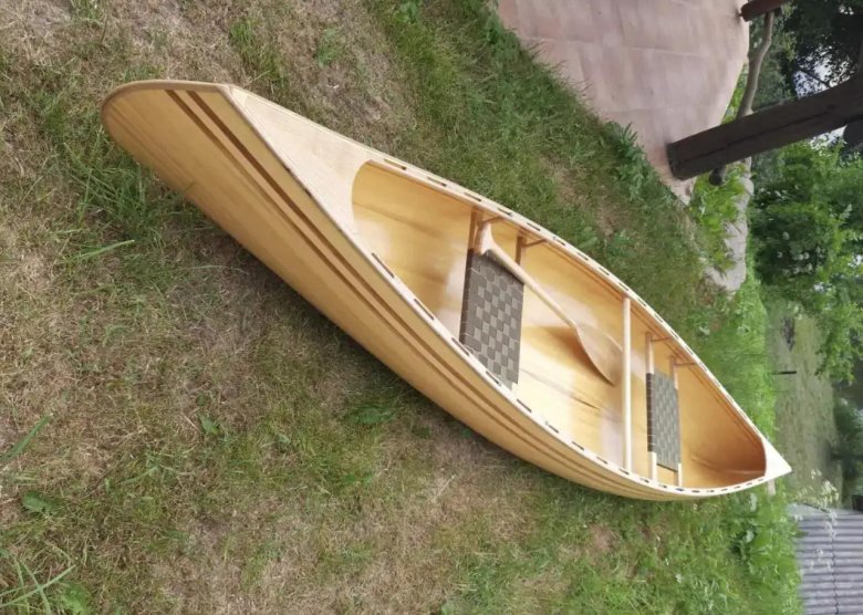 Деревянная лодка