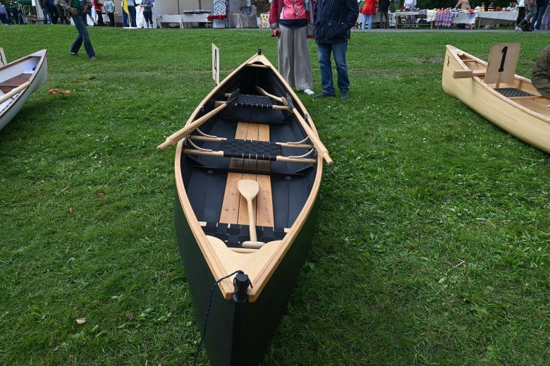 Каяка лодка