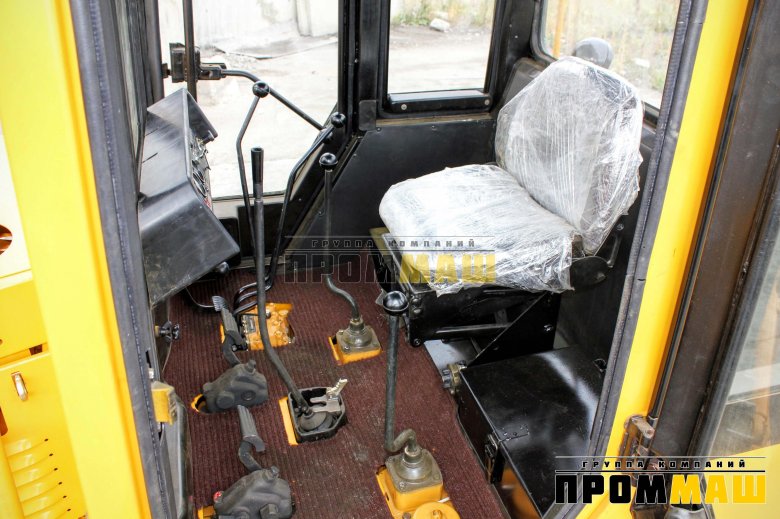 Бульдозер чтз б10м кабина