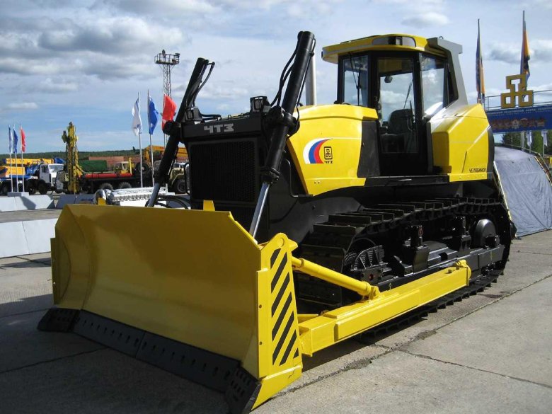 Бульдозер чтз б11