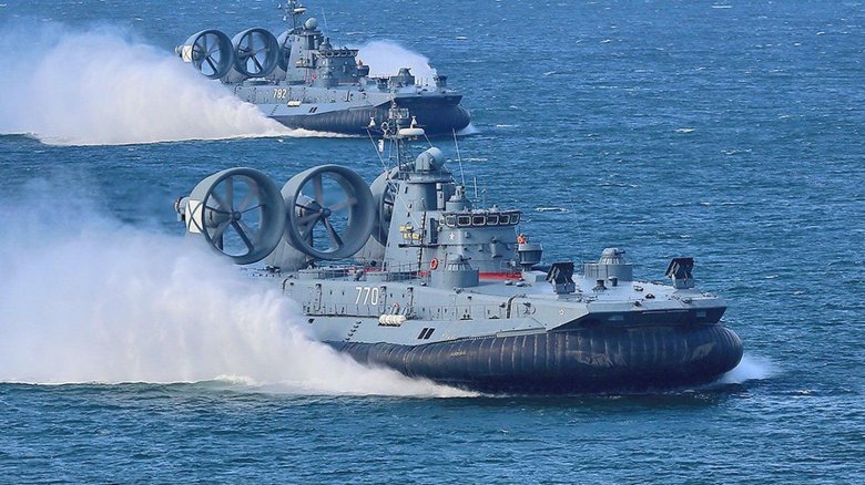 Десантный корабль евгений кочешков