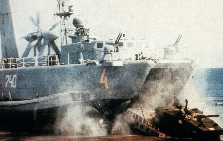 Десантный корабль джейран