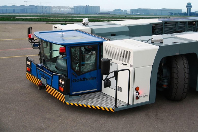 Безводильный тягач goldhofer ast 3