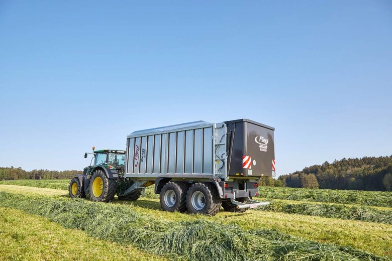 Тракторные прицепы fliegl