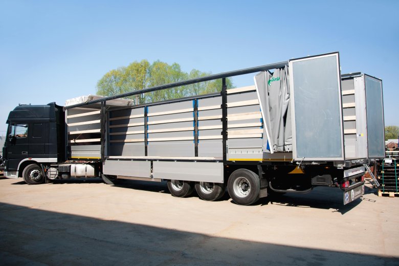 Тентованный полуприцеп 20 тонн