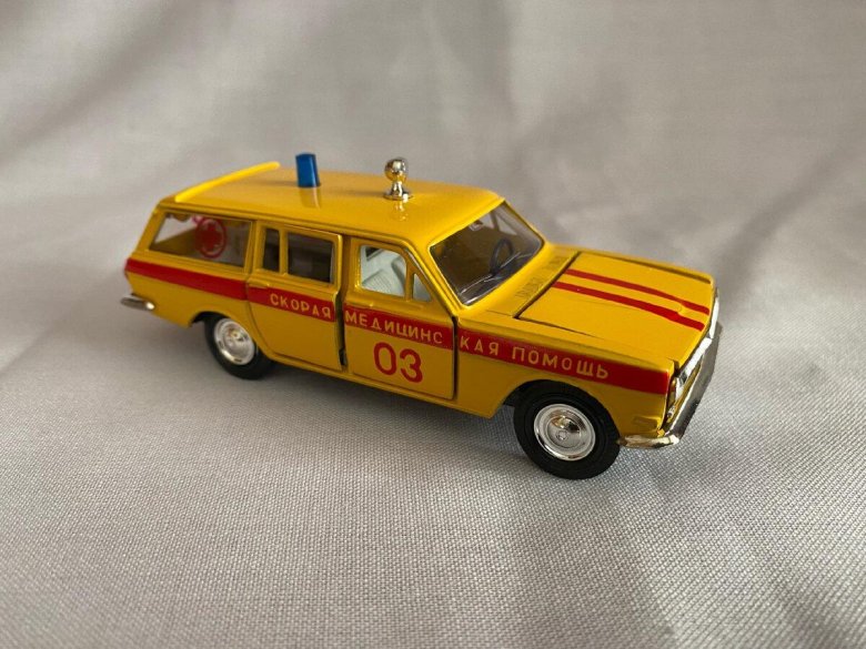 Автолегенды ссср газ-24-03 скорая