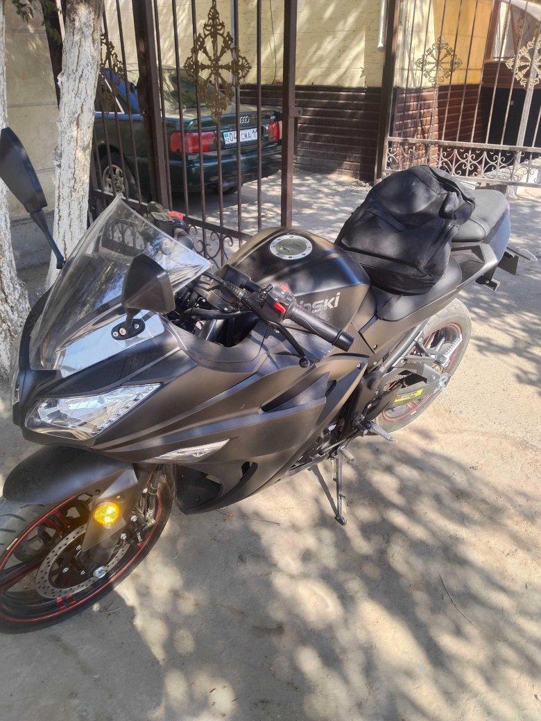 Мотоцикл 400 кубов