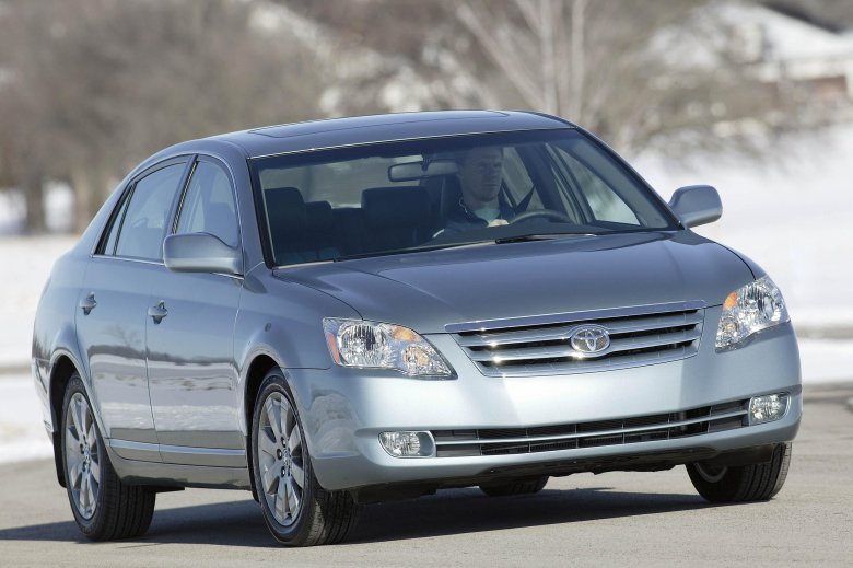 Тойота авалон 2005