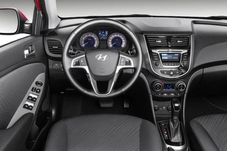 Hyundai solaris 2012 хэтчбек салон