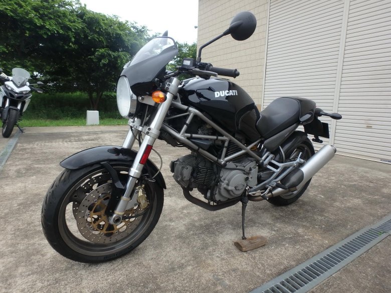 Ducati monster 900