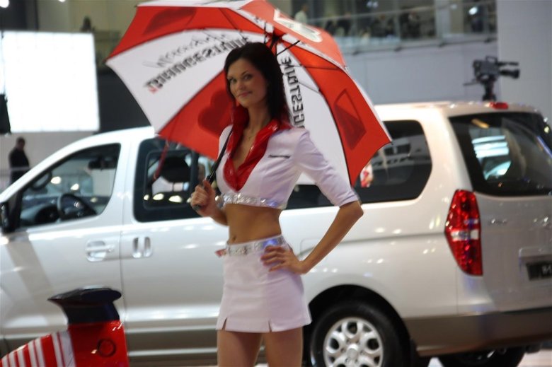 Автомобильные выставки девушки