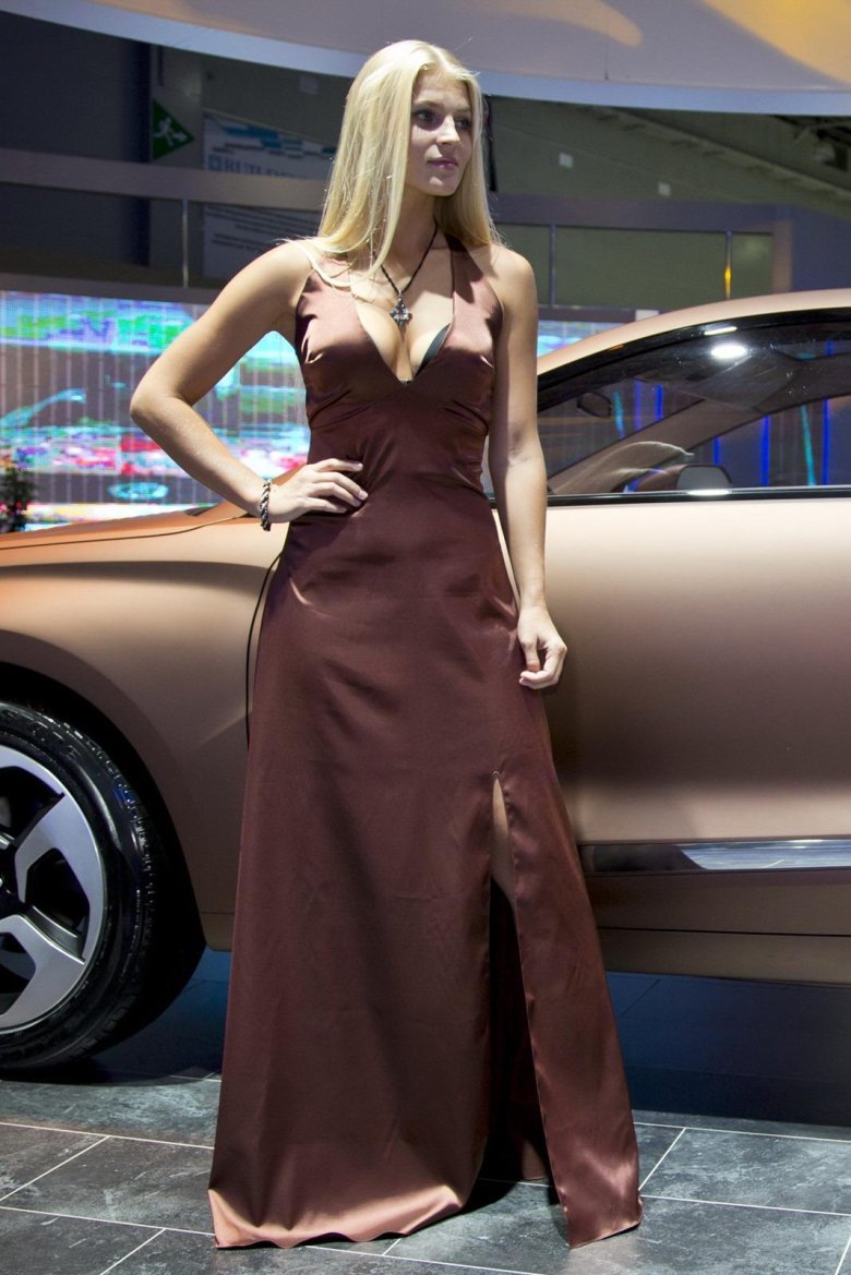 Девушки автосалонов