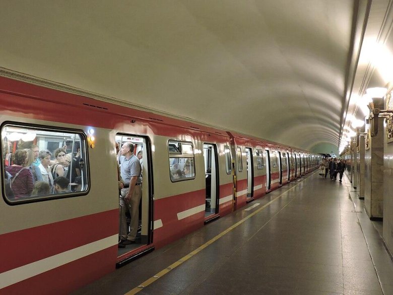 Новый вагон метрополитена 1 линия спб