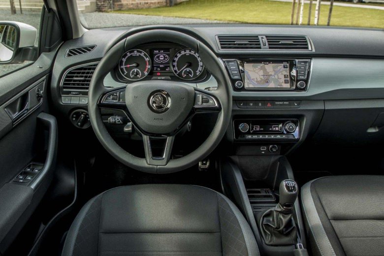 Шкода фабия 2018 салон