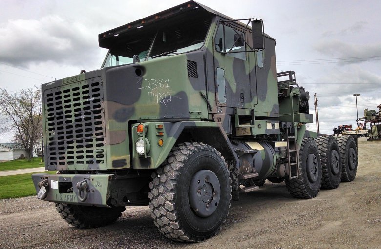 Oshkosh m1070