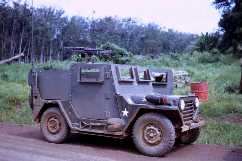 M151 jeep in vietnam war