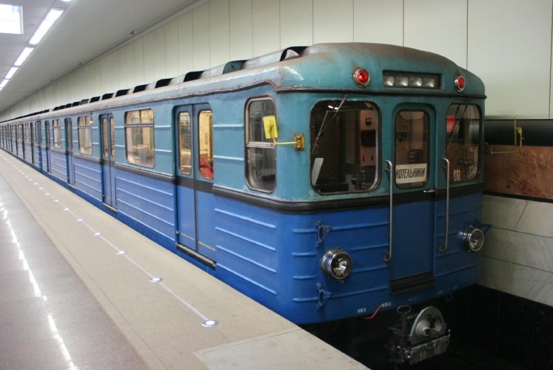 Вагон метро типа еж