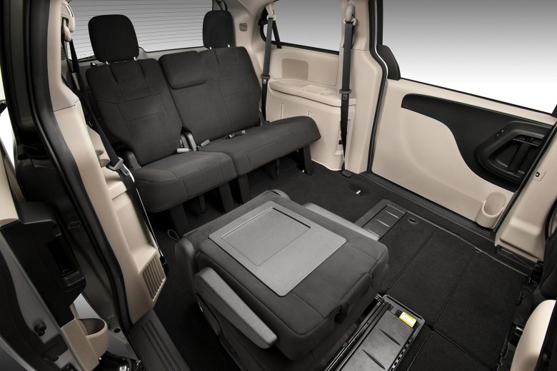 Dodge grand caravan салон