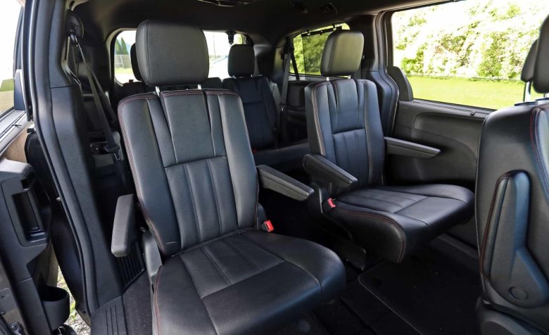 Dodge grand caravan 2017 салон