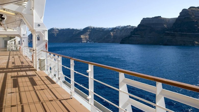 Палуба пассажирского корабля