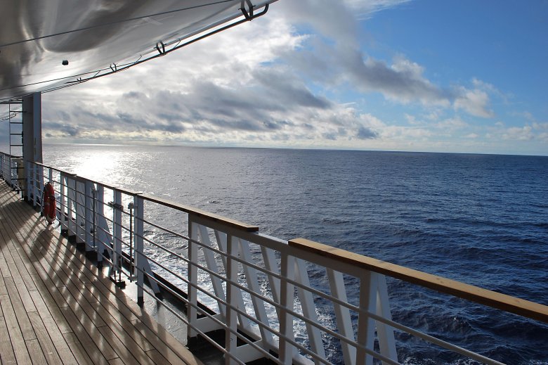 Палуба круизного лайнера верхняя