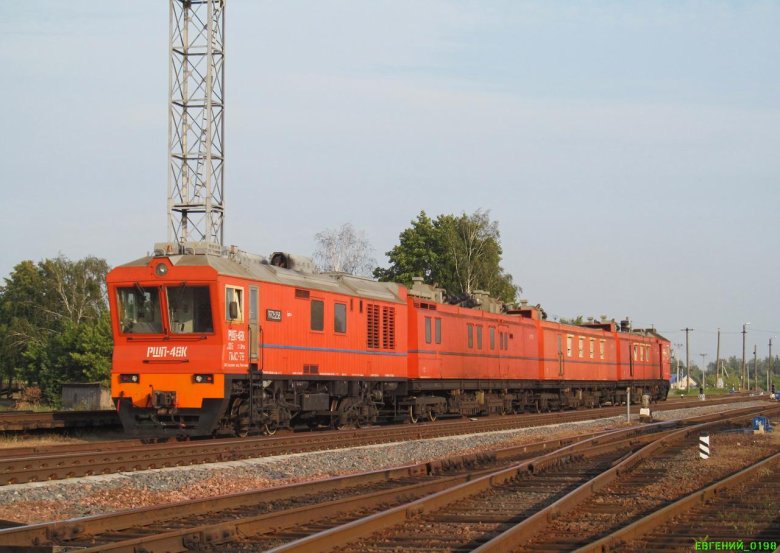 Выправочно-подбивочно-рихтовочная машина впр-02м